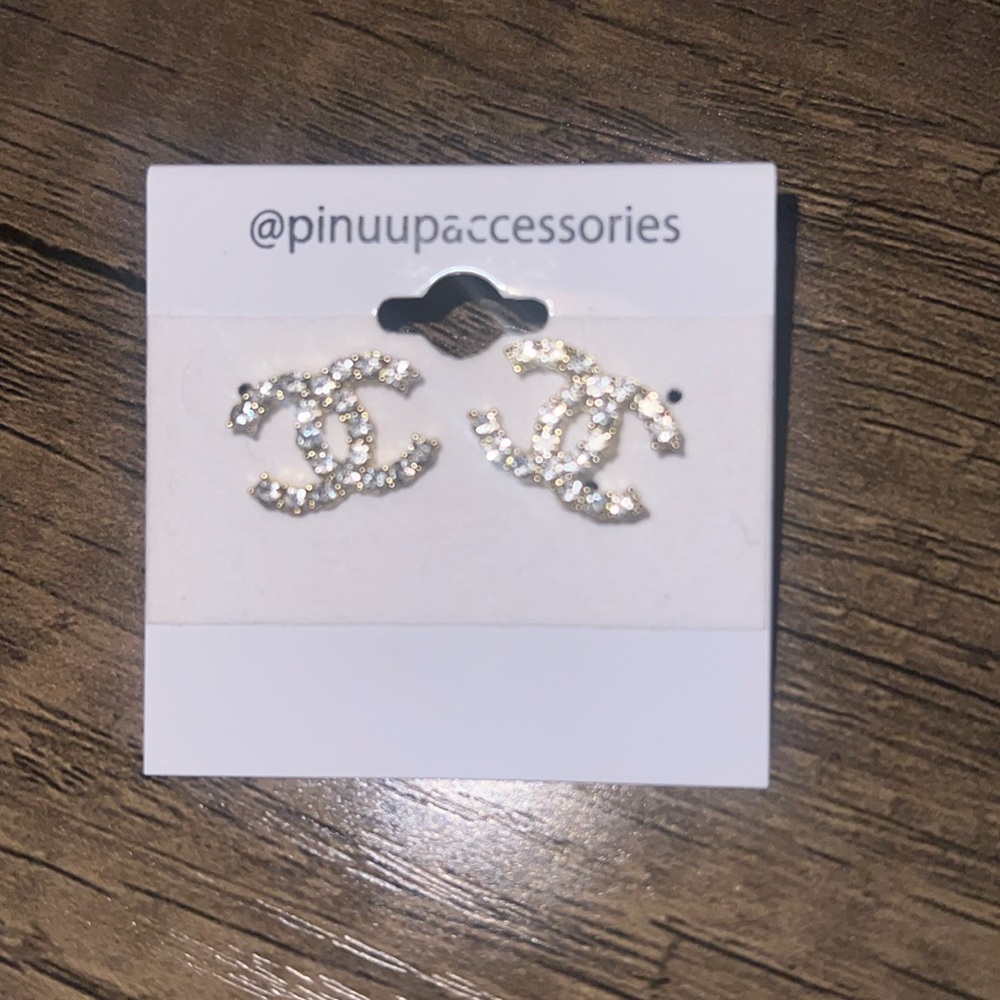 Earrings/ Studs